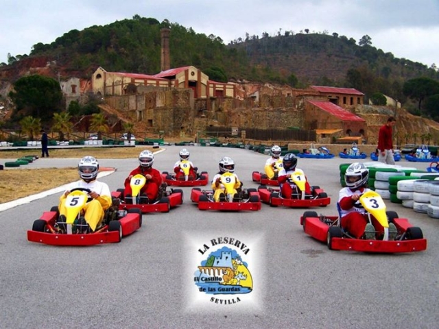  Diversi kart in procinto di partire 
